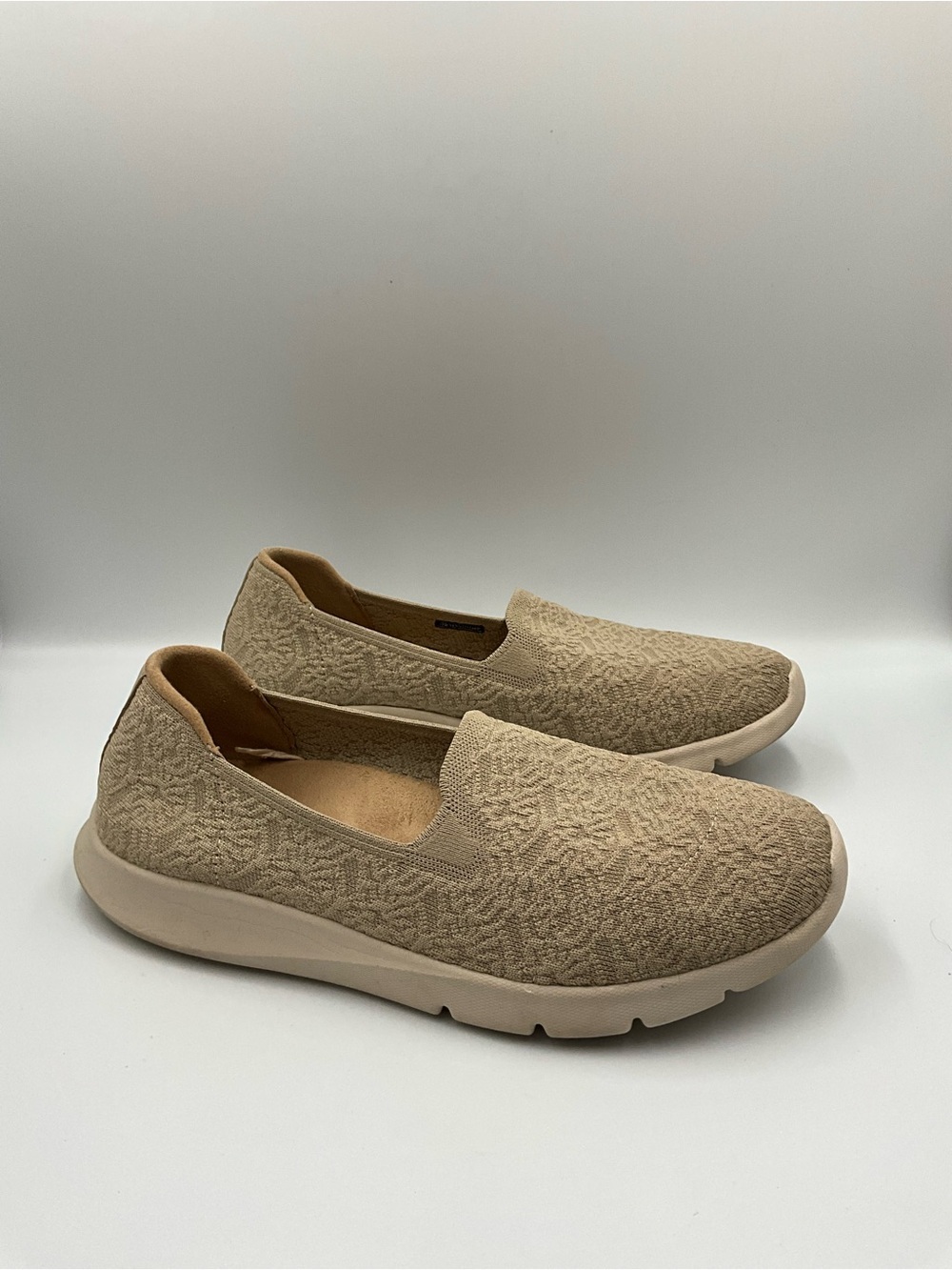 REVITALIGN Loafers Size 12D Beige Women's Slip-On Knit Loafers